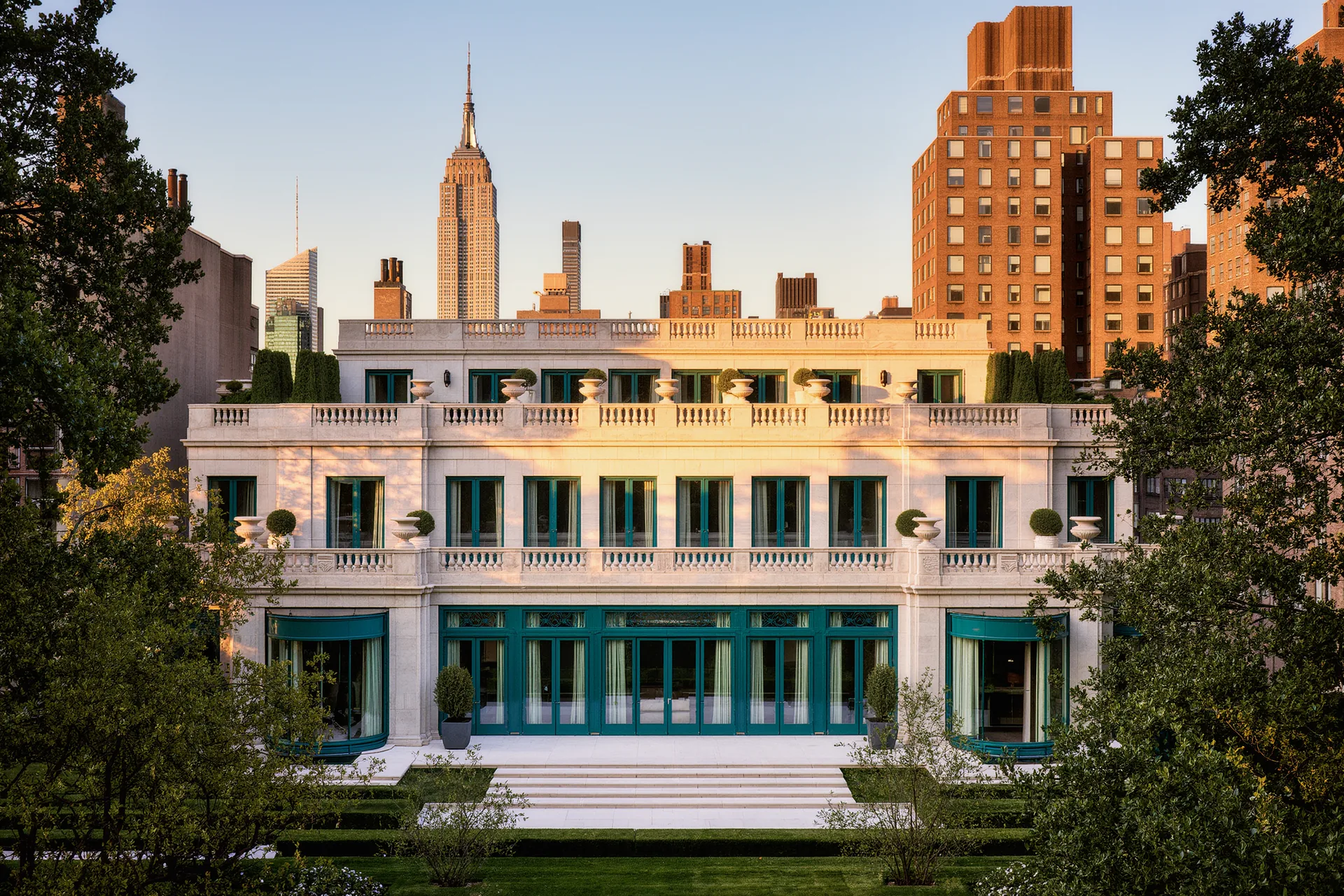 Moderne Neubauten in New York: Hightech-Wohnen in urbaner Umgebung